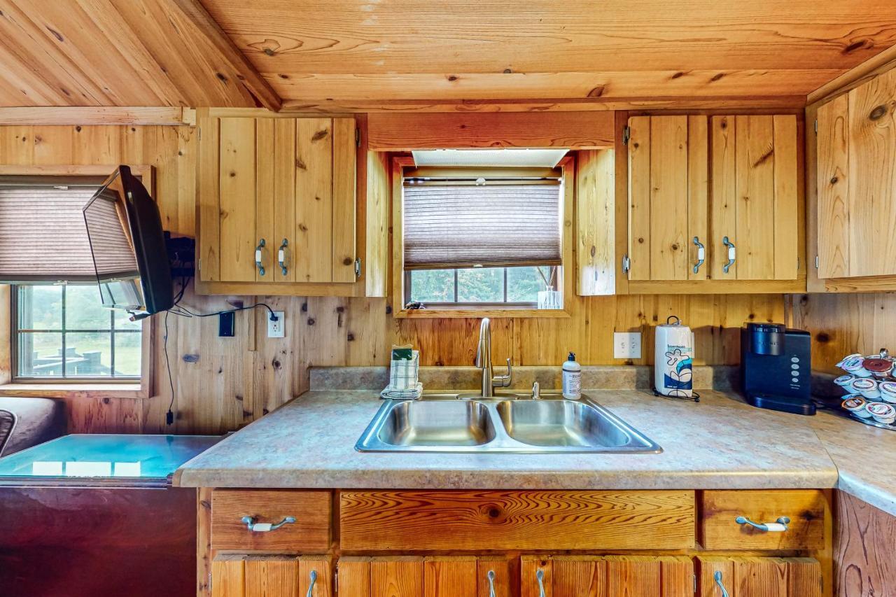 Seneca Lake Serenity Hector Exterior photo